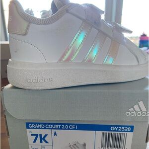 Adidas Grand Court toddler sneaker 7T